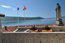 рус-черн флаги.jpg